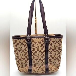COACH Medium Jaqcuered Tote Zip Closured Brown Tan